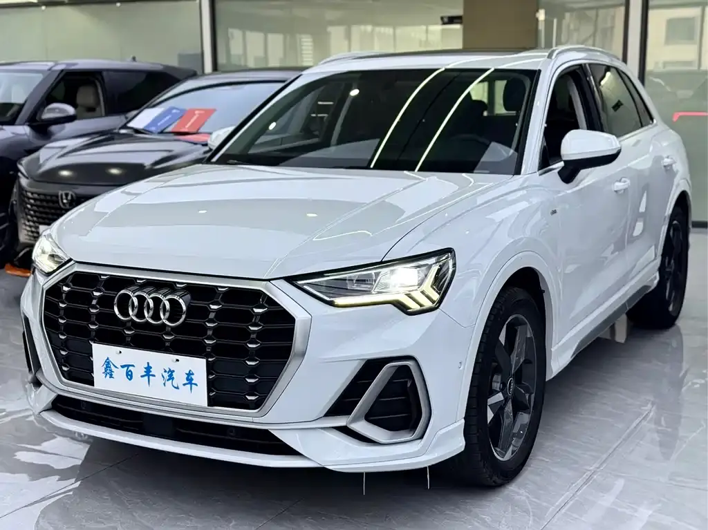 Audi Q3 2022 35 TFSI Fashionable and Dynamic