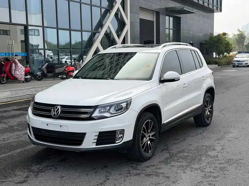 Tiguan 2015 1.8TSI automatic two-wheel drive luxury model