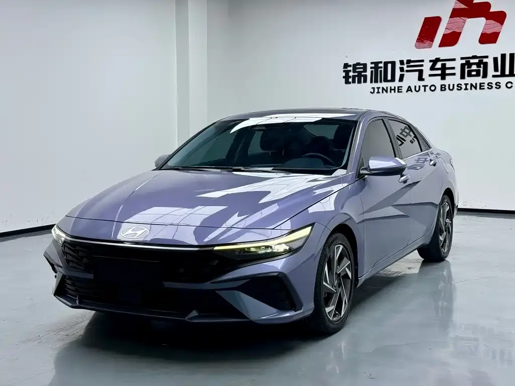 Elantra 2023 1.5L CVT LUX Premium Edition