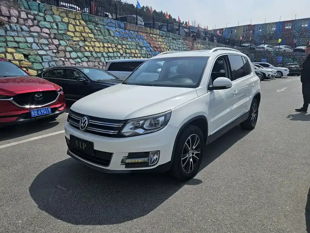 Tiguan 2015 1.8TSI automatic two-wheel drive luxury model