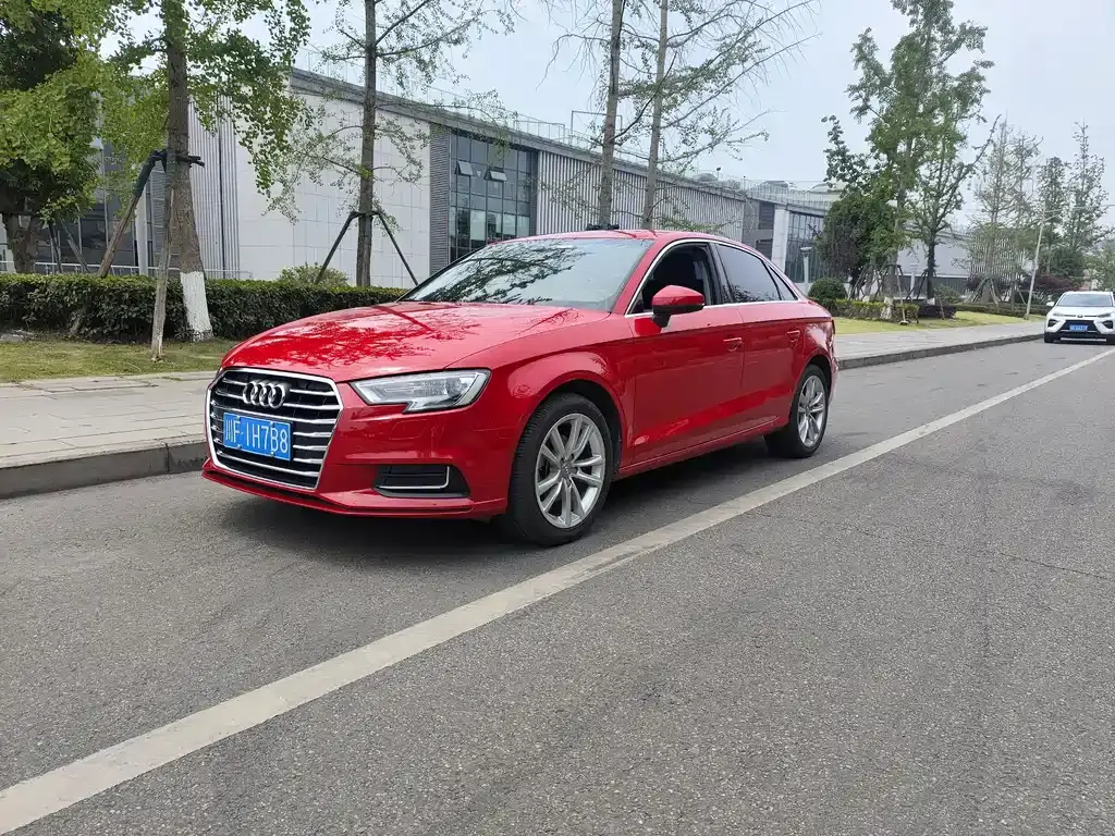 Audi A3 2019 Limousine 35 TFSI Enterprising National VI