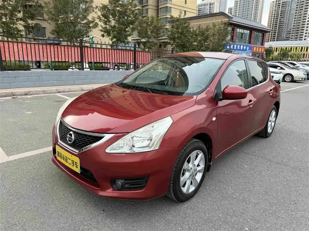 Tiida 2011 1.6L manual intelligent model