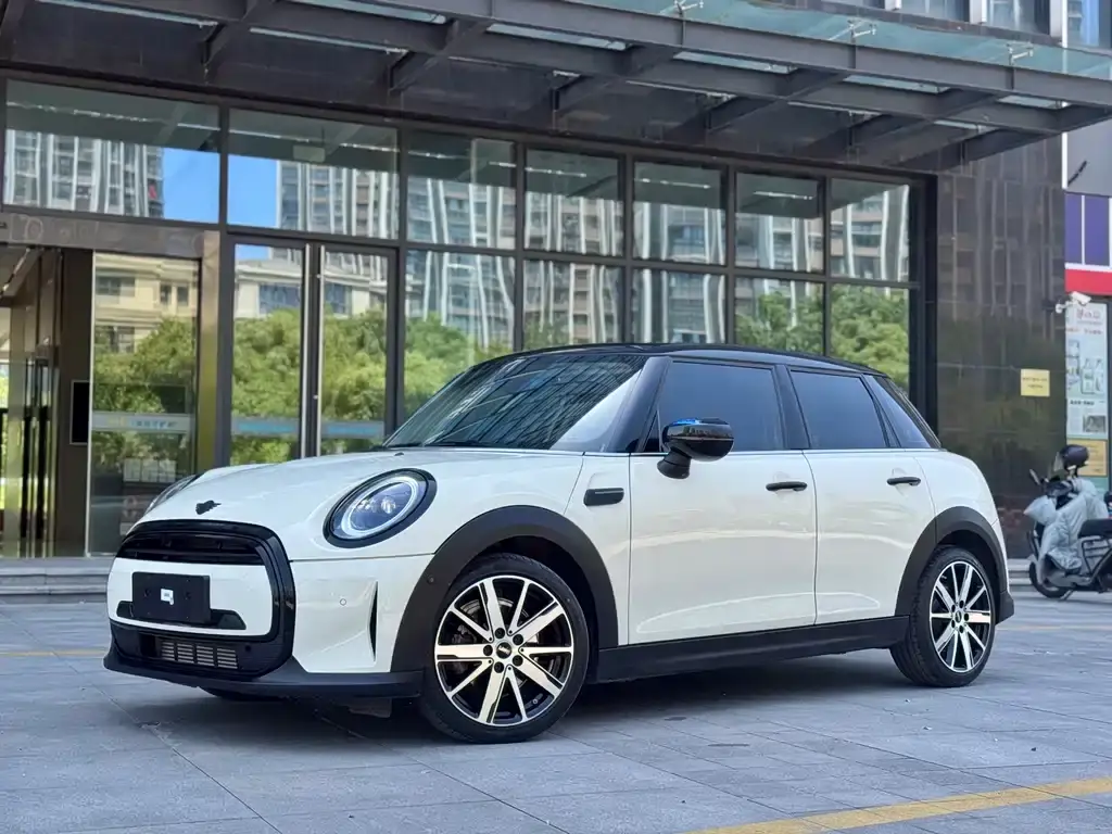 MINI 2023 1.5T COOPER Artist Five-Door Edition