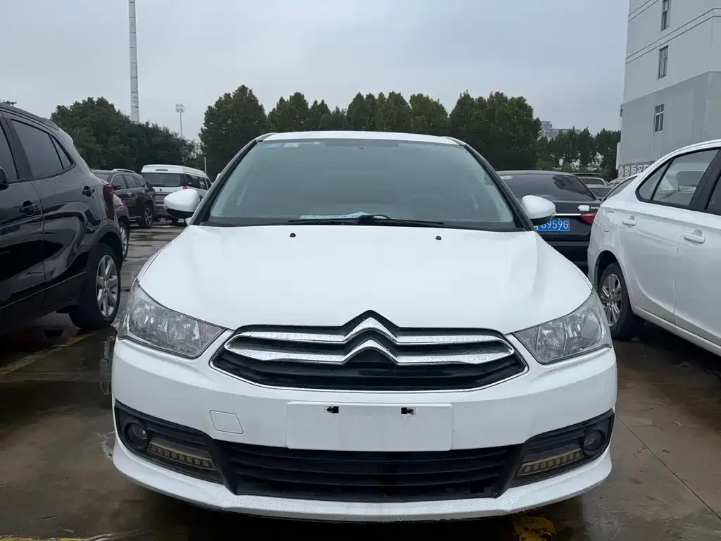 Sega 2013 sedan 1.6L automatic premium model