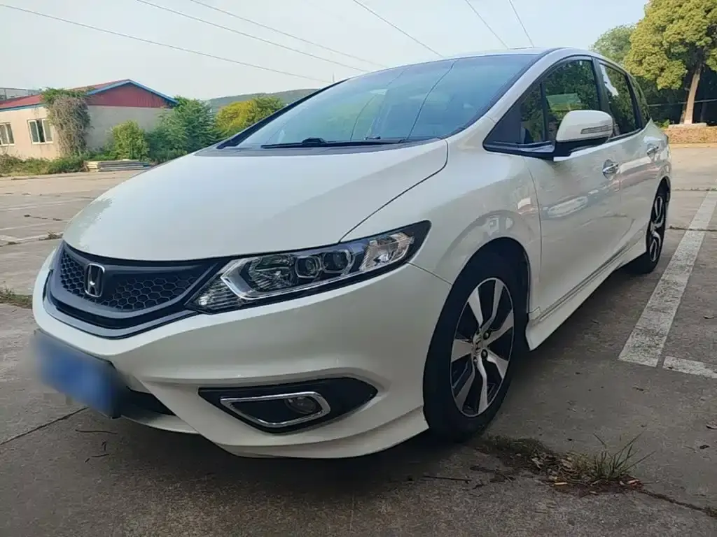 Jade 2014 1.8L CVT Luxury Exclusive Edition 5 seats