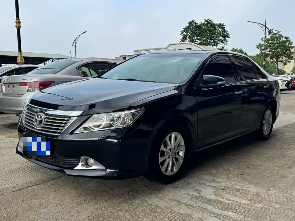Camry 2012 2.0G Deluxe Edition