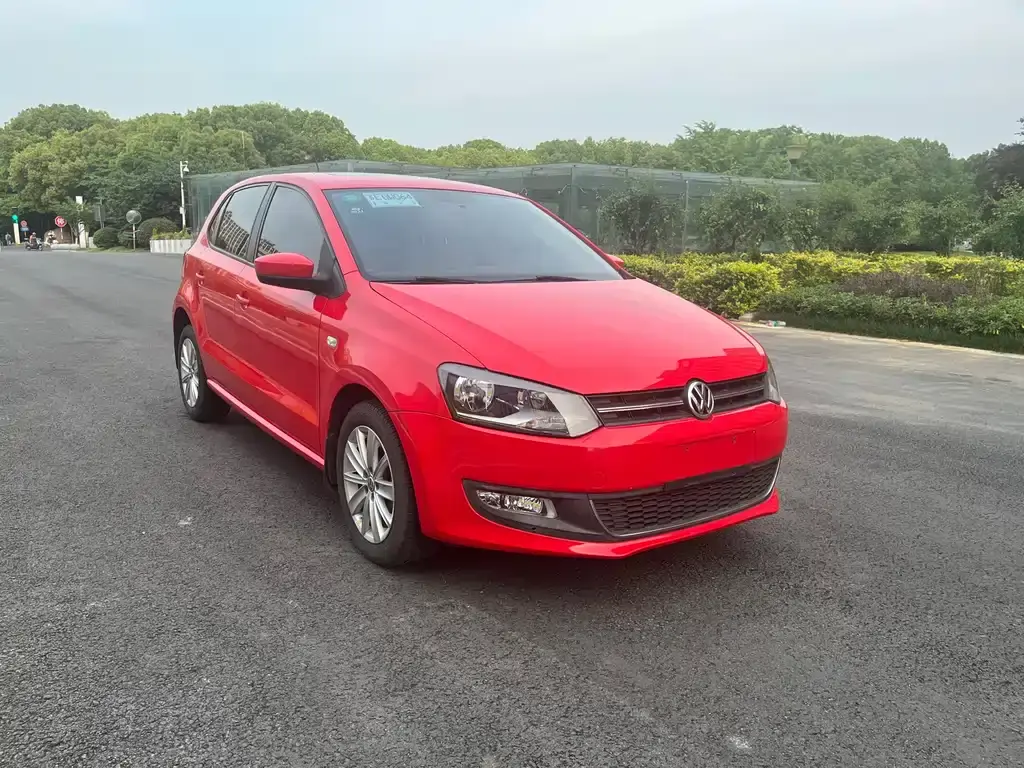 Polo 2013 1.6L automatic luxury version