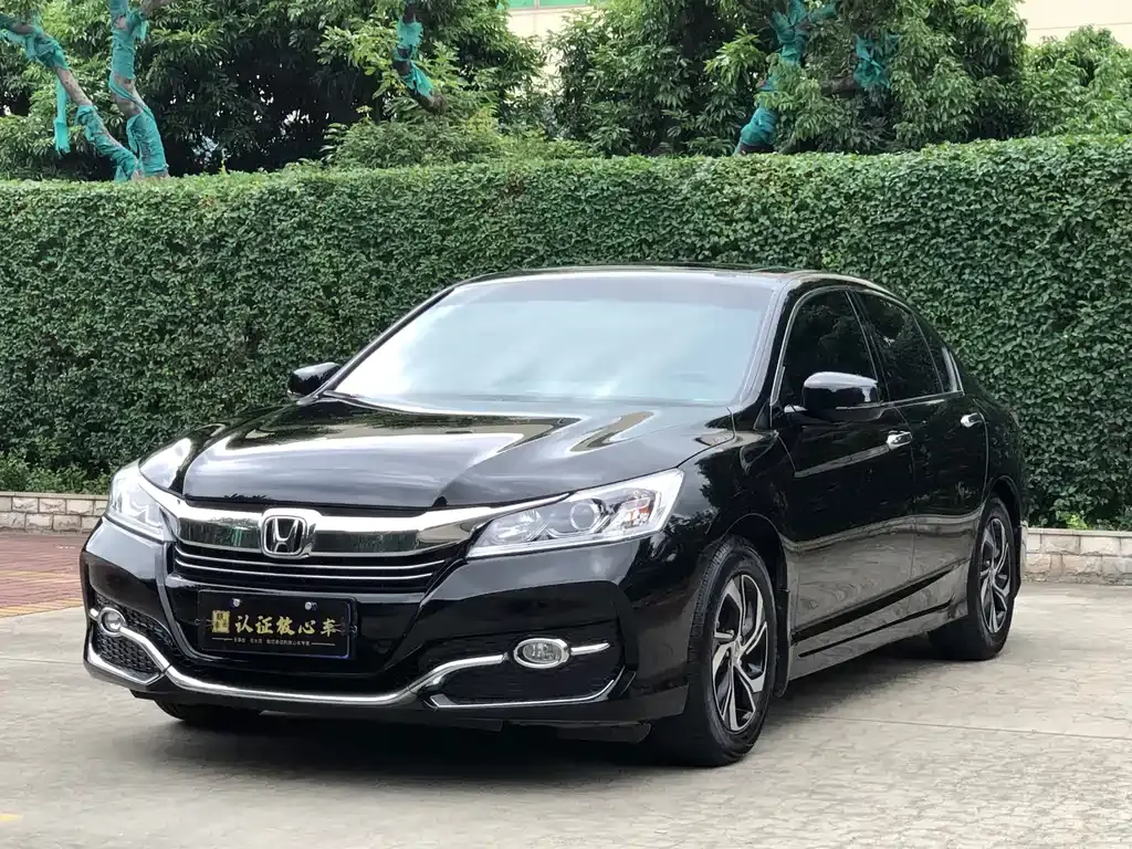 Accord 2016 2.0L Deluxe Edition
