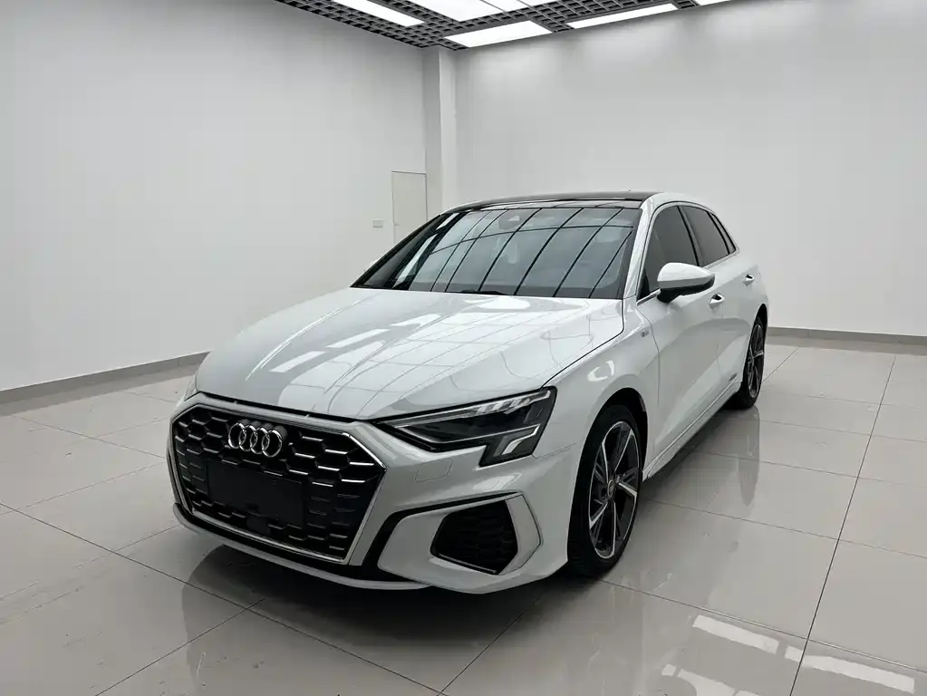 Audi A3 2023 facelift Sportback 35 TFSI stylish and sporty