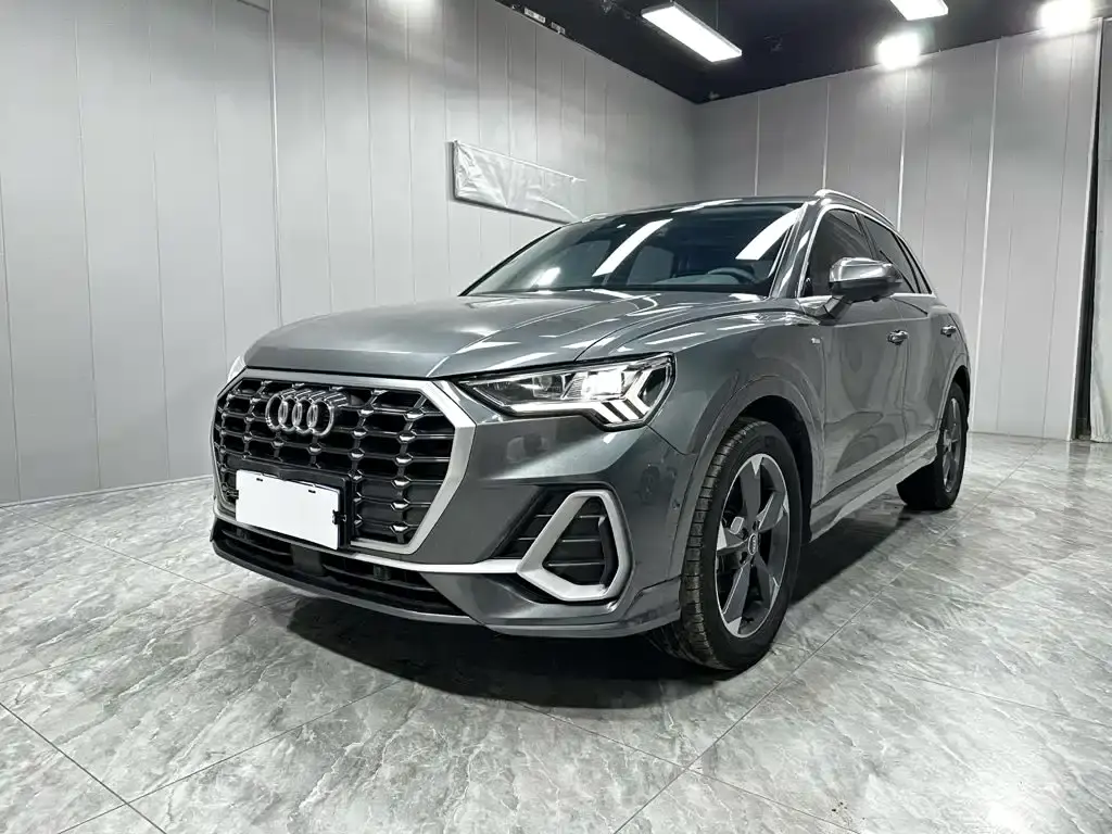 Audi Q3 2022 35 TFSI Fashionable and Dynamic