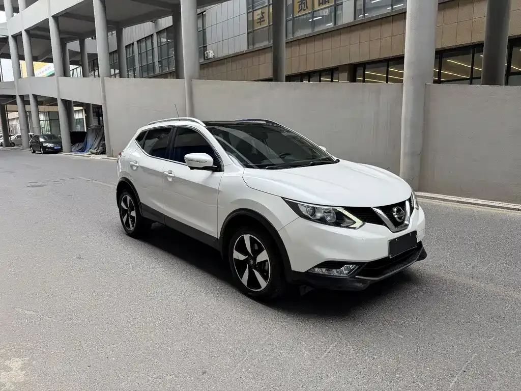 Qashqai 2016 2.0L CVT Deluxe Edition