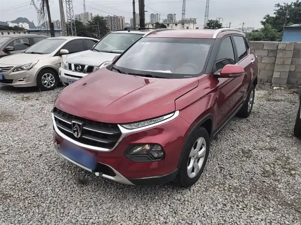 Baojun 510 2017 1.5L manual fashion model
