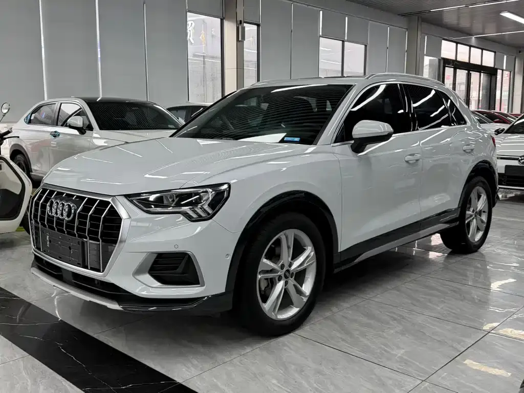 Audi Q3 2022 35 TFSI Fashionable and Elegant