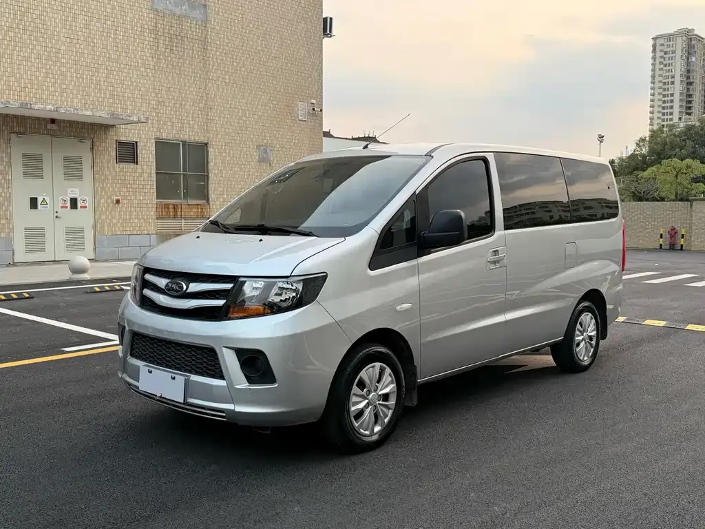 Ruifeng M3 2022 PLUS 1.8L 7-seater standard model