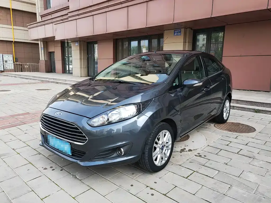 Carnival 2013 sedan 1.5L automatic fashion model