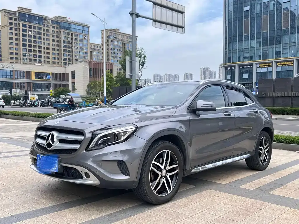 Mercedes-BenzGLA 2015 GLA 200 Fashion Model