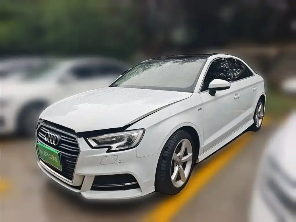 Audi A3 2018 30th Anniversary Limousine 35 TFSI Fashion