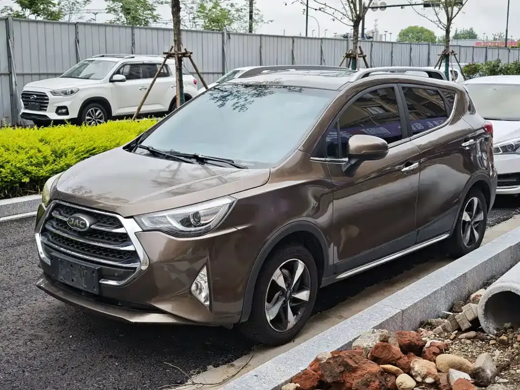Refine S3 2017 1.5L manual luxury smart model