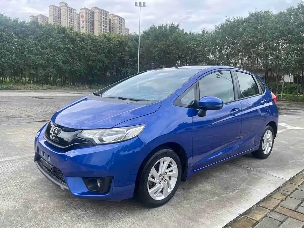 Fit 2014 1.5L SE CVT fashion model