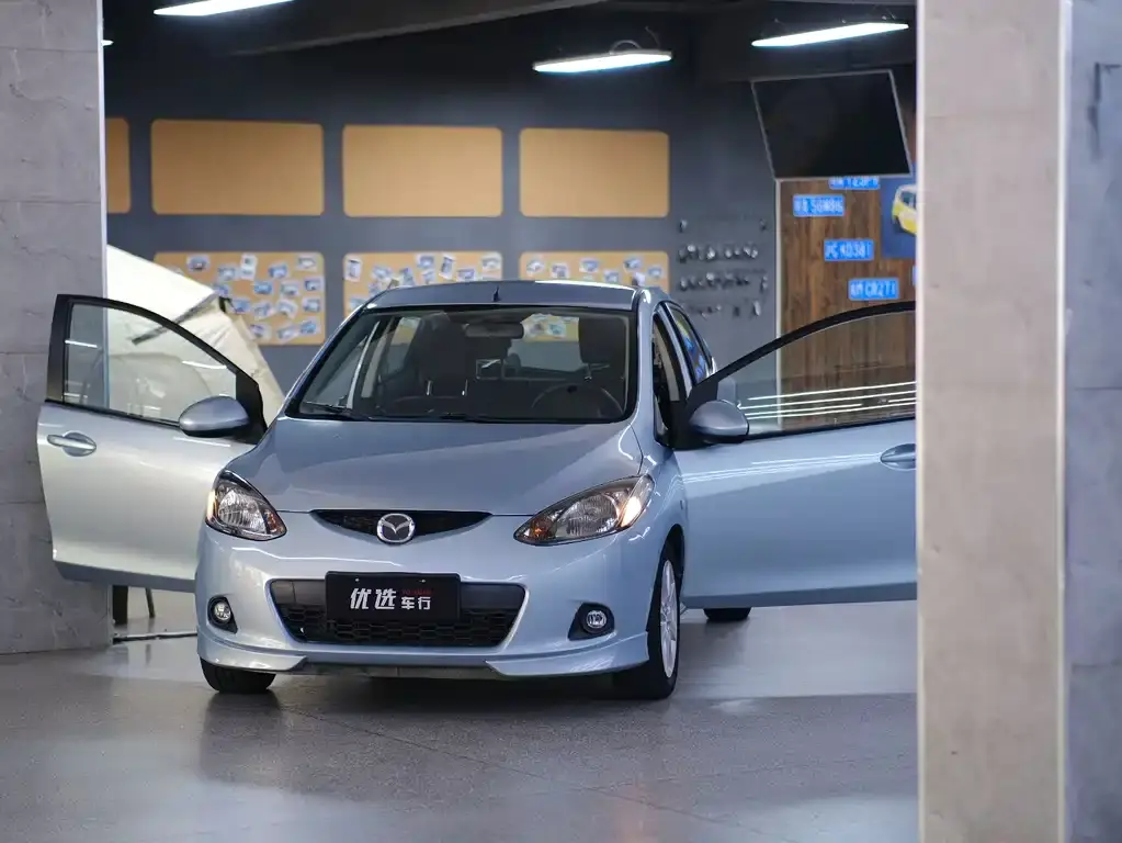 Mazda2 2011 Hyundai 1.5L Automatic Deluxe Edition