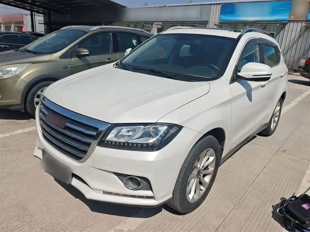 Haval H2 2017 Red Label 1.5T automatic two-wheel drive luxury model