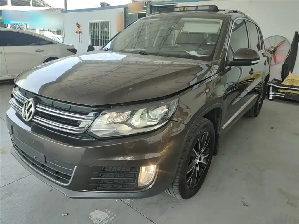 Tiguan 2015 1.8TSI automatic two-wheel drive luxury model