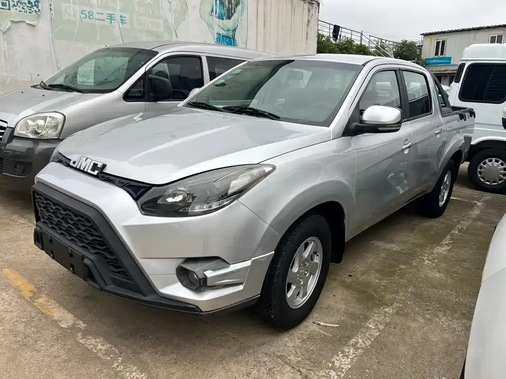 Yuhu 7 2017 2.4T classic diesel two-wheel drive luxury model JX4D24A5L