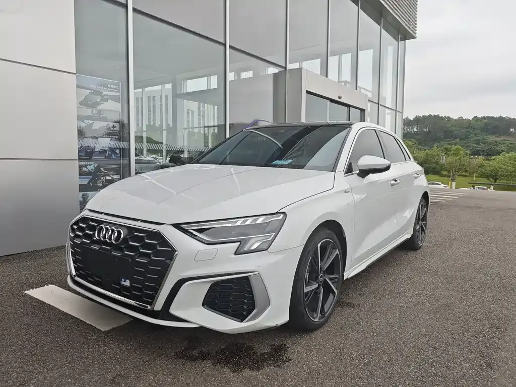 Audi A3 2024 Sportback 35 TFSI stylish and sporty