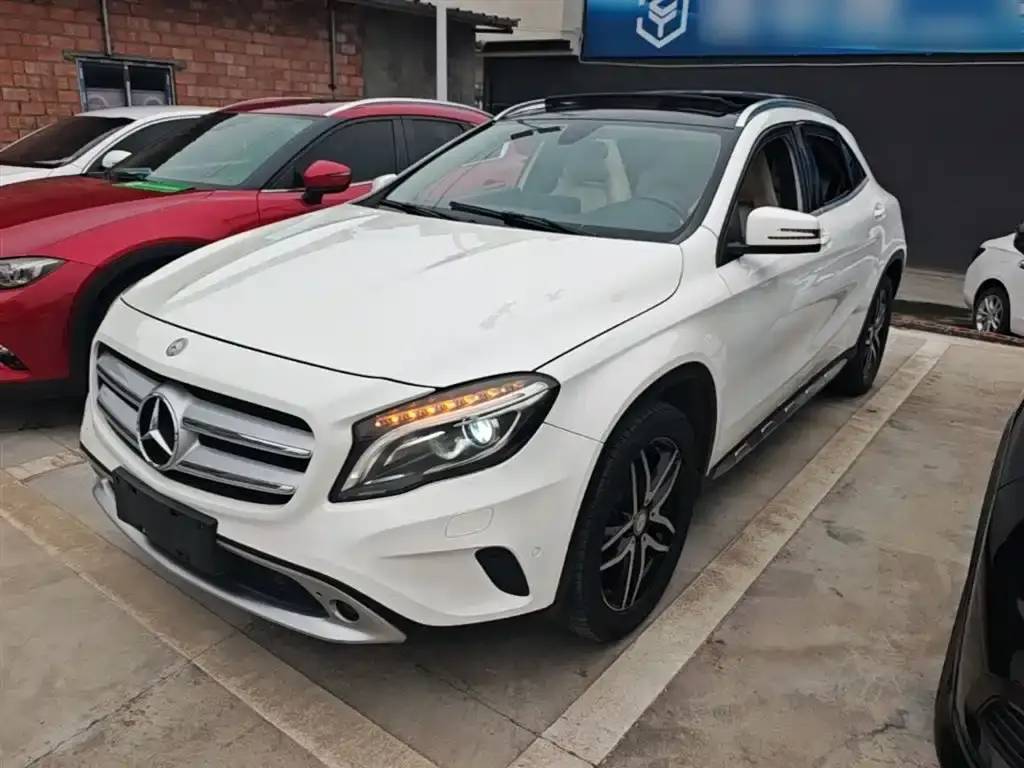 Mercedes-BenzGLA 2016 GLA 200 Fashion Model