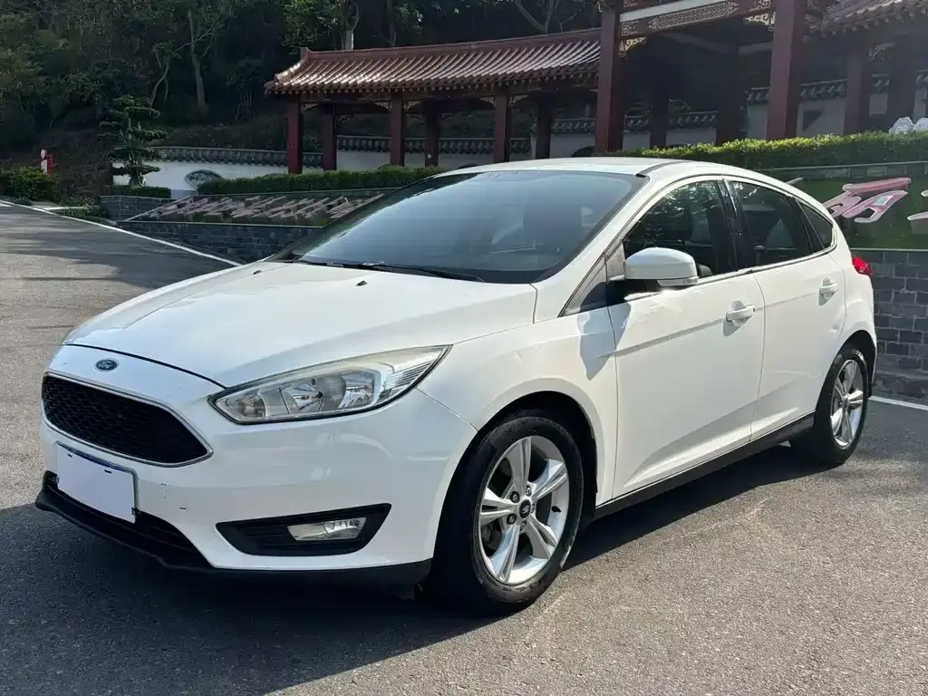 Focus 2017 hatchback 1.6L automatic comfort smart mobility version