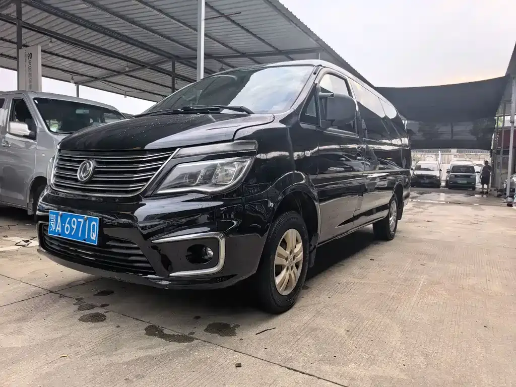 Lingzhi 2018 M5L 2.0L 7-seat comfort model