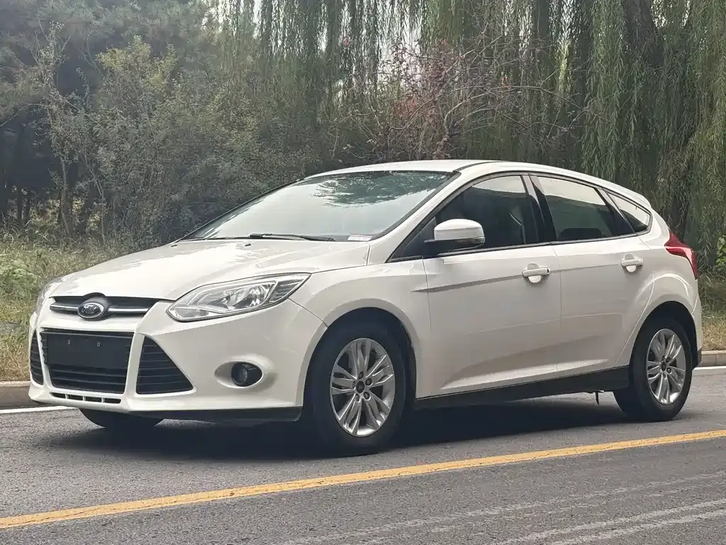 Focus 2012 hatchback 1.6L automatic comfort type