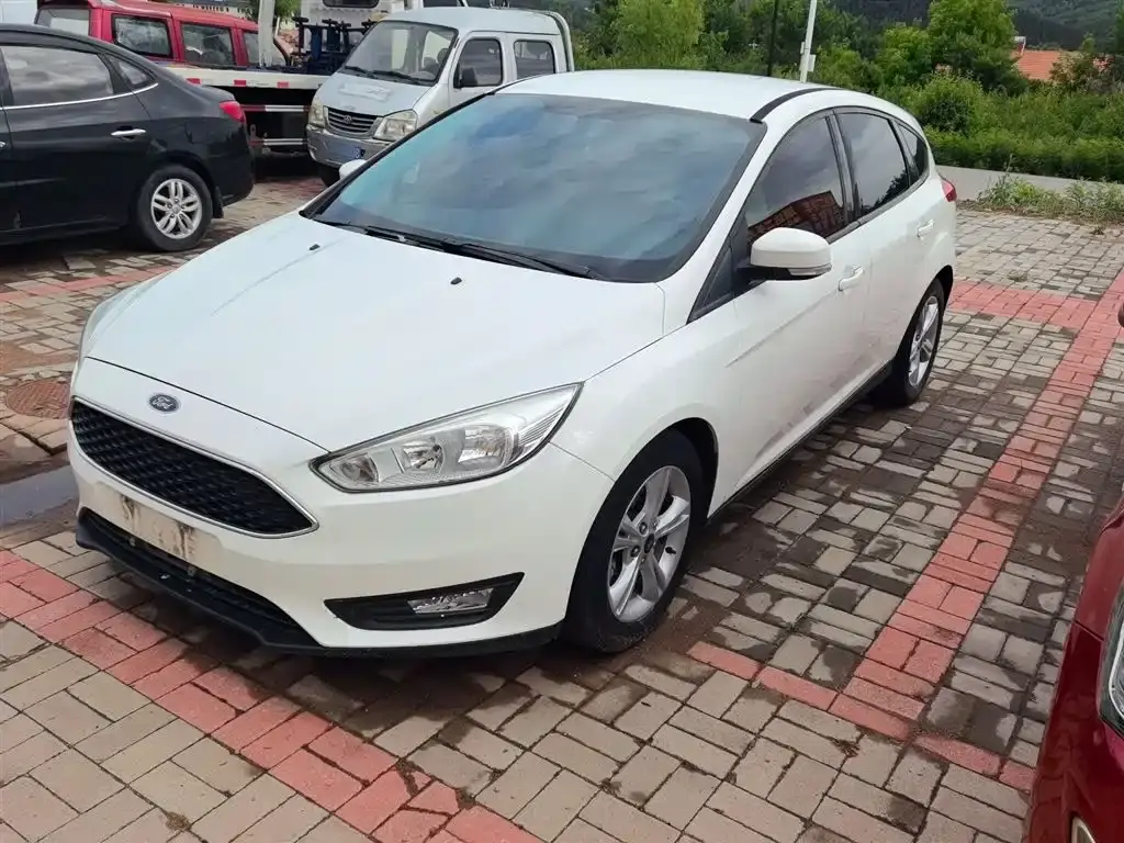 Focus 2017 hatchback 1.6L automatic comfort smart mobility version