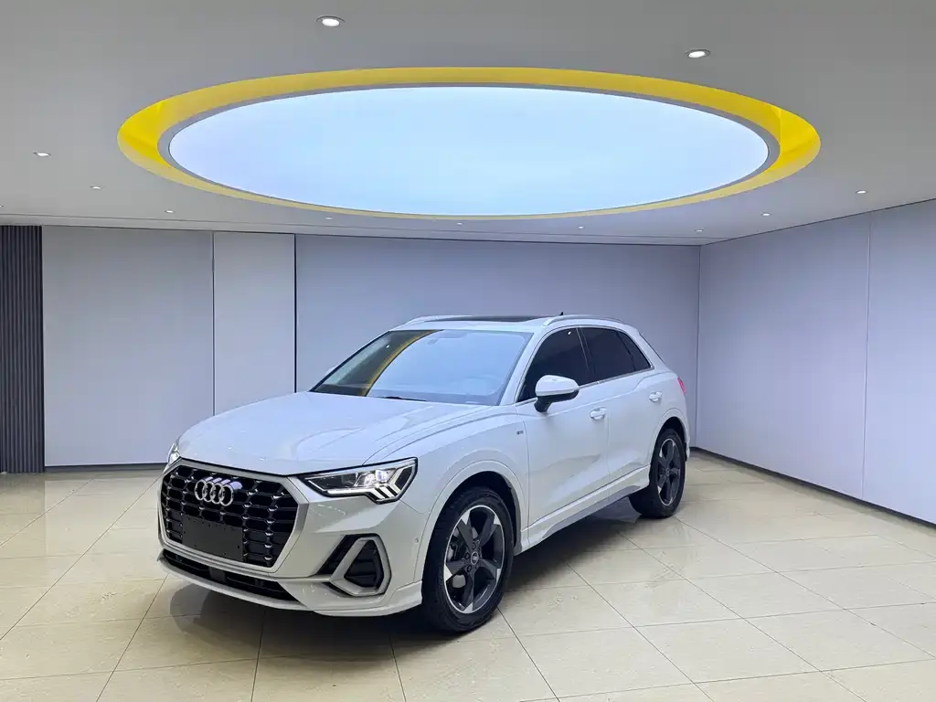 Audi Q3 2022 35 TFSI Fashionable and Dynamic