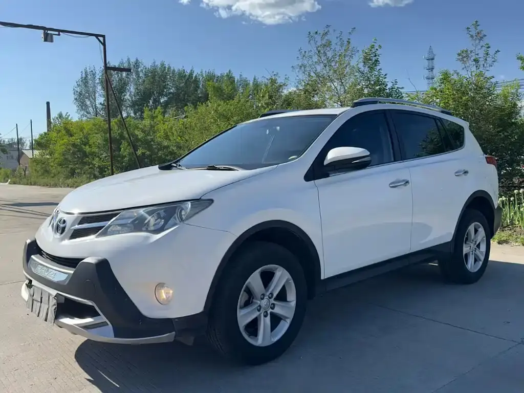RAV4 Rongfang 2013 2.0L CVT four-wheel drive cutting-edge version