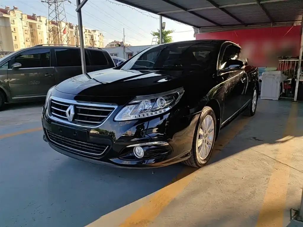 Latitude 2013 facelift 2.0L CVT luxury version