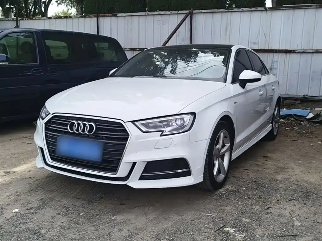 Audi A3 2018 30th Anniversary Limousine 35 TFSI Fashion