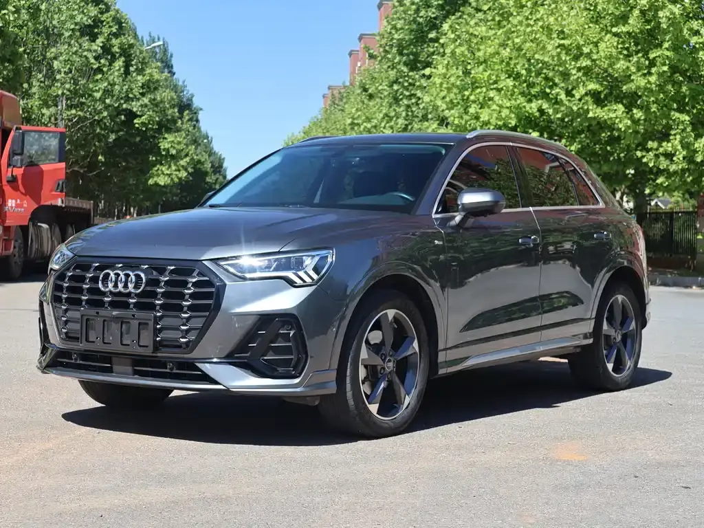 Audi Q3 2022 35 TFSI Fashionable and Dynamic
