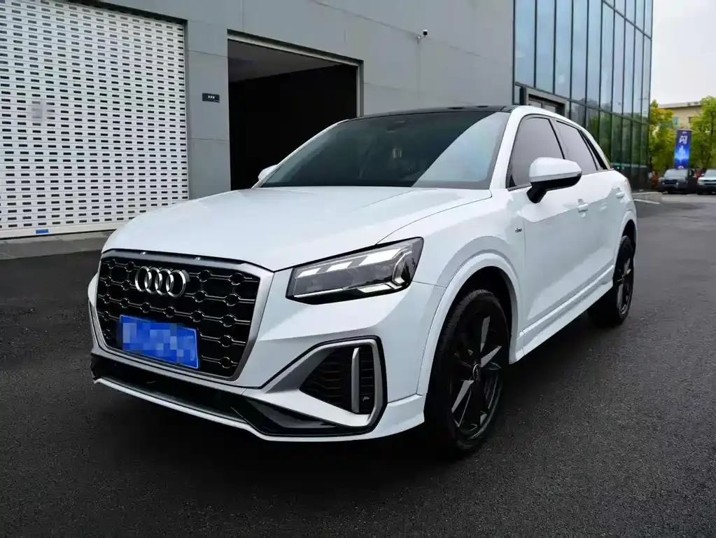 Audi Q2L 2022 35 TFSI fashionable and dynamic
