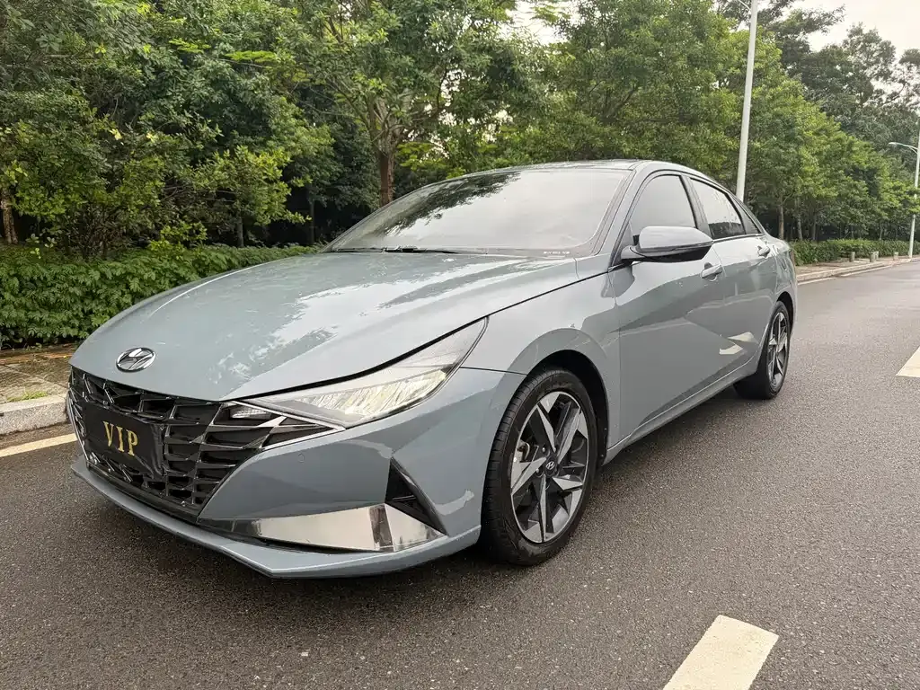 Elantra 2022 1.5L CVT LUX Premium Edition