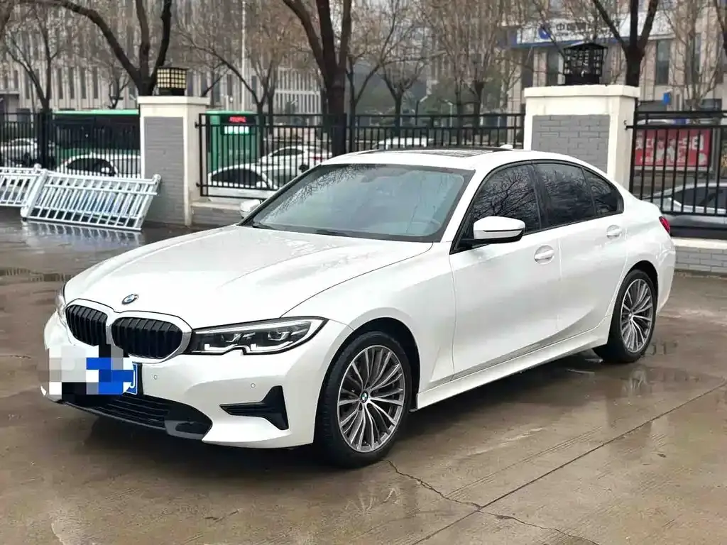 BMW 3 Series 2022 facelift 320i sports package