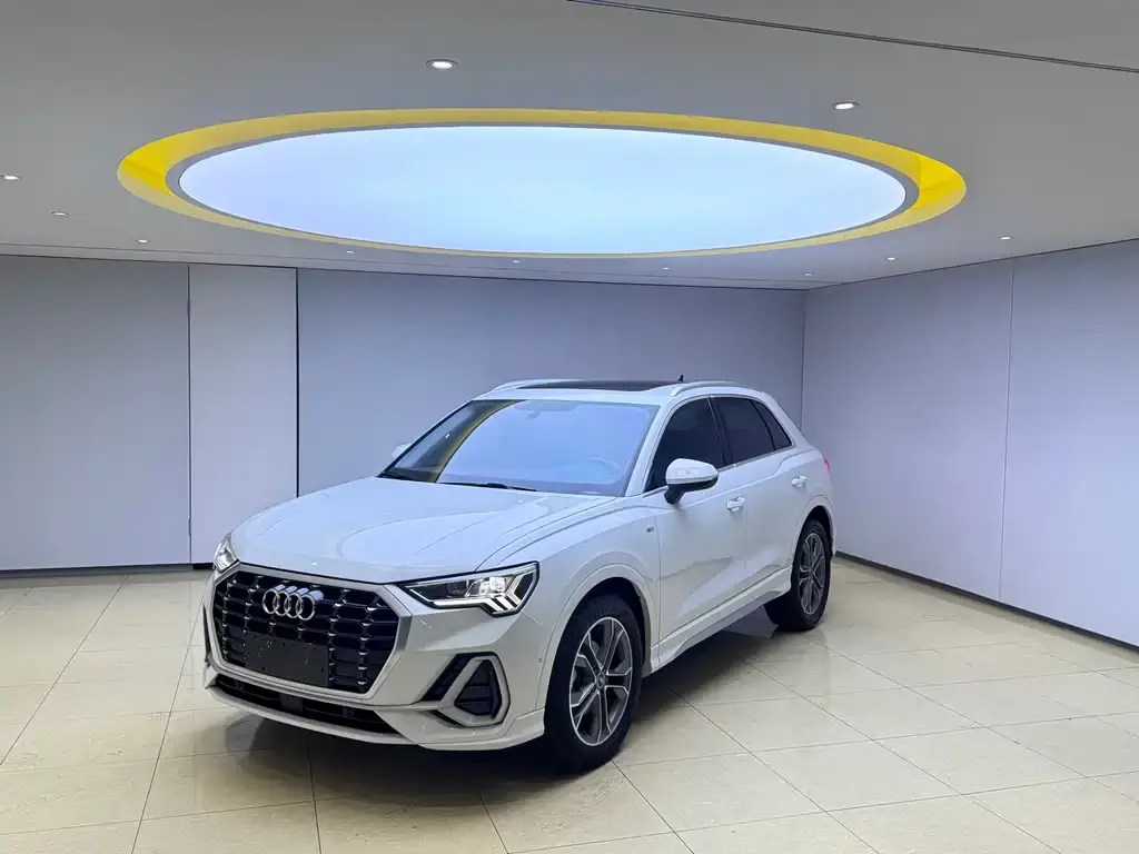 Audi Q3 2022 35 TFSI Fashionable and Dynamic