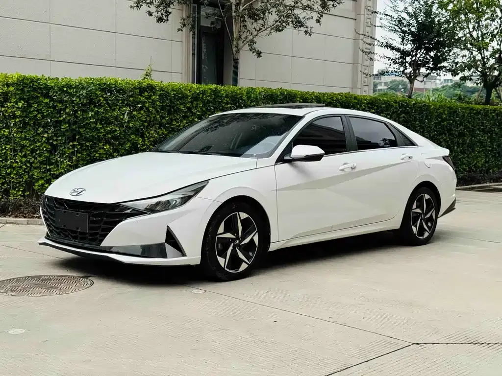 Elantra 2022 240TGDi DCT LUX Premium Edition