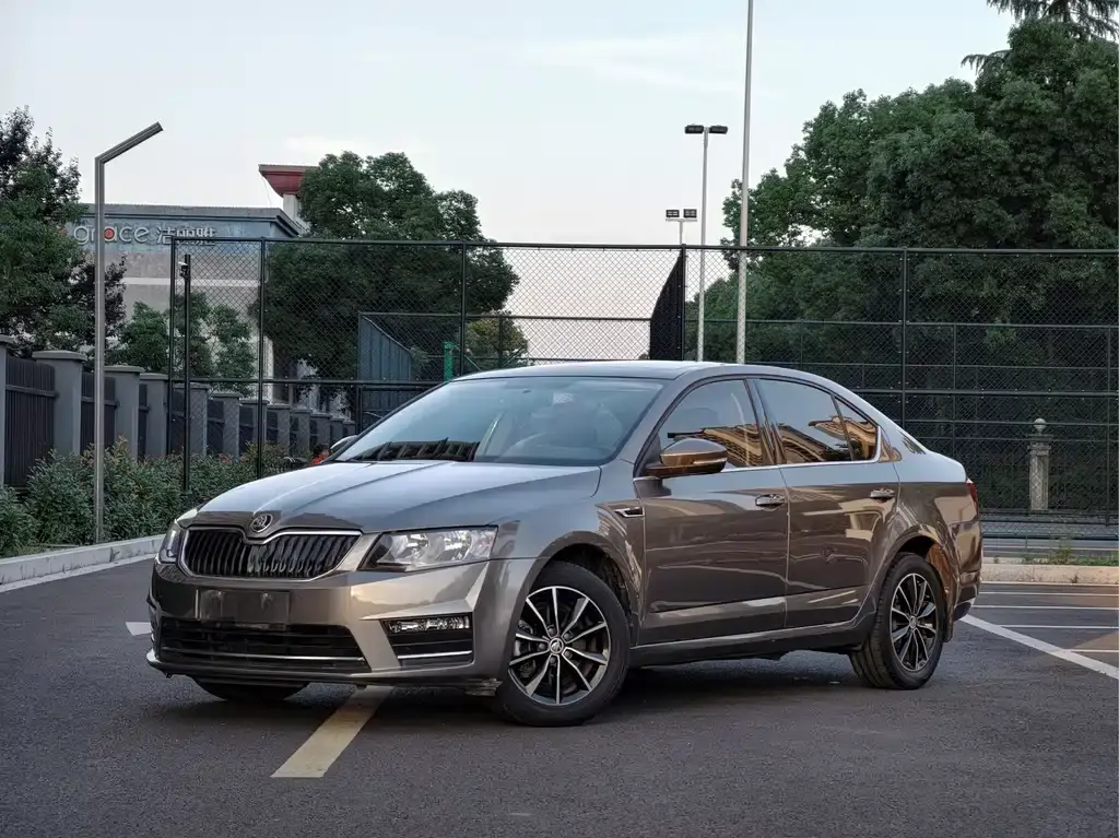 Octavia 2017 1.6L Automatic Intelligent Travel Edition