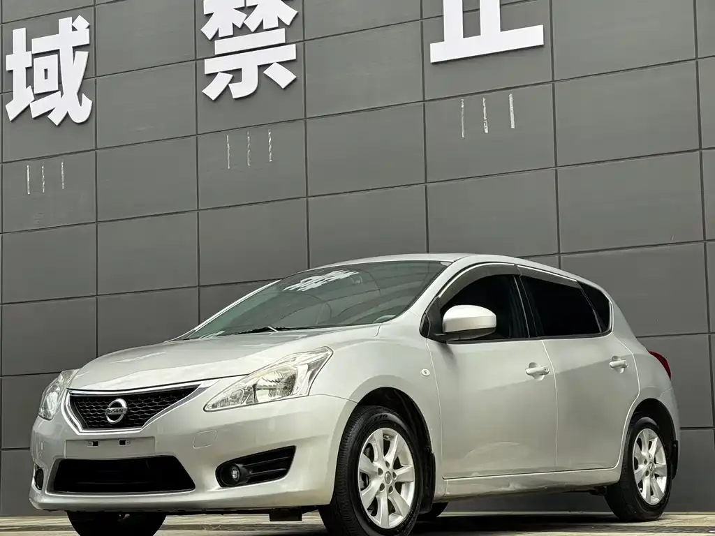 Tiida 2011 1.6L manual intelligent model
