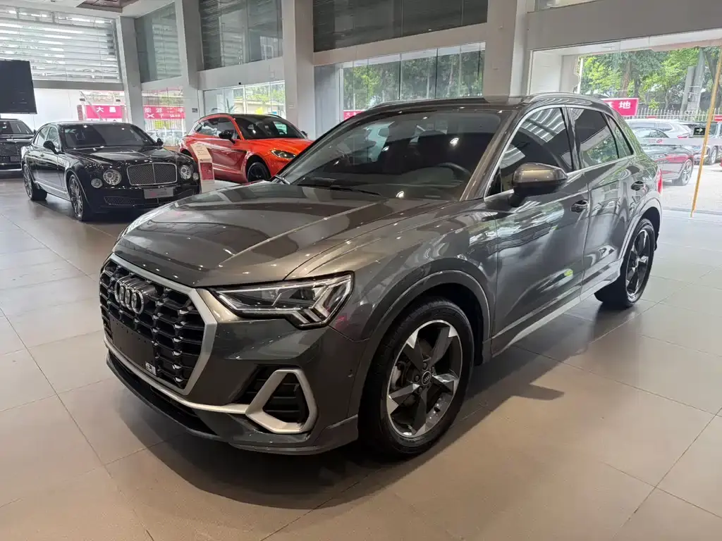 Audi Q3 2022 35 TFSI Fashionable and Dynamic
