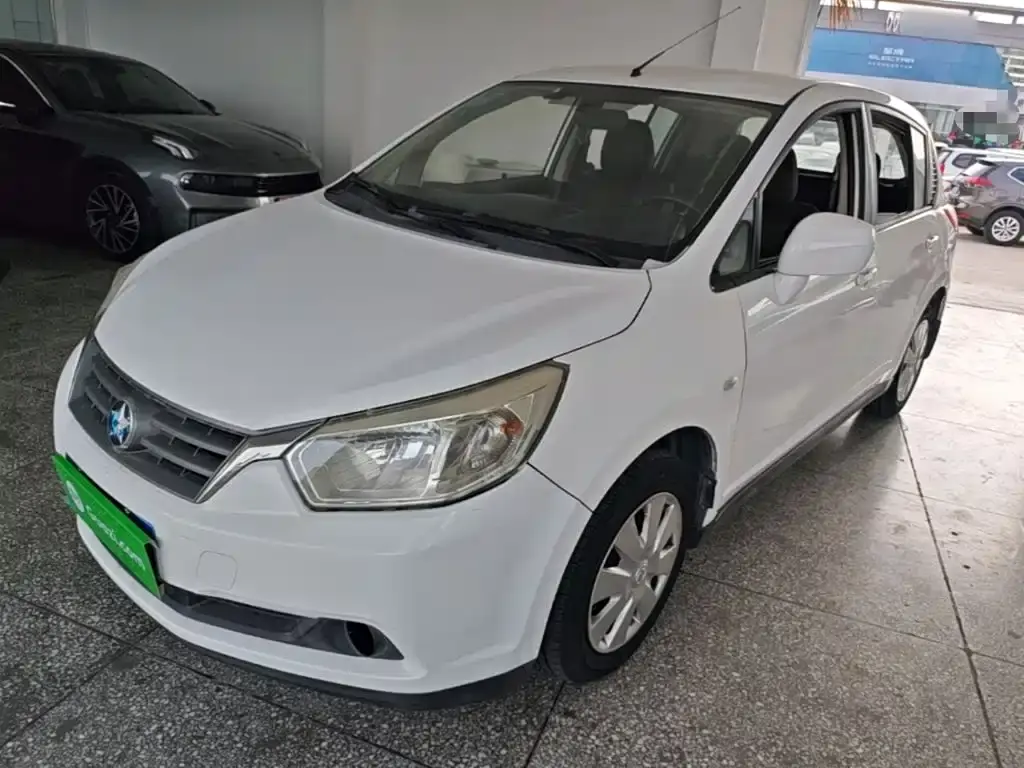 Venucia R50 2013 1.6L manual fashion version