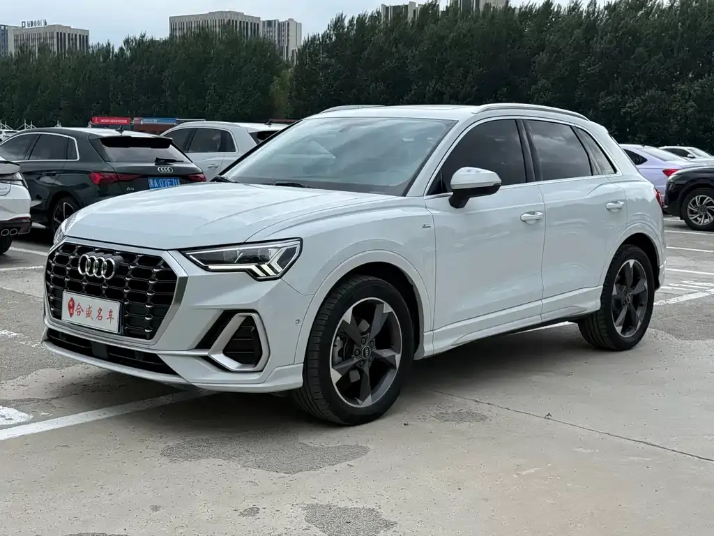 Audi Q3 2022 35 TFSI Fashionable and Dynamic