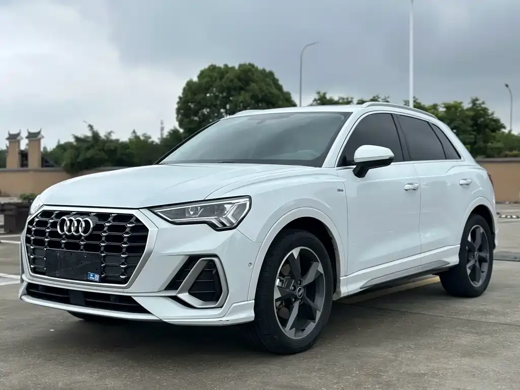 Audi Q3 2022 35 TFSI Fashionable and Dynamic