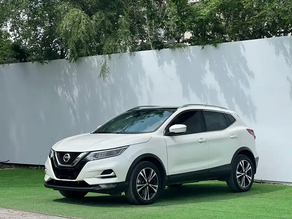 Qashqai 2021 2.0L CVT Deluxe Edition